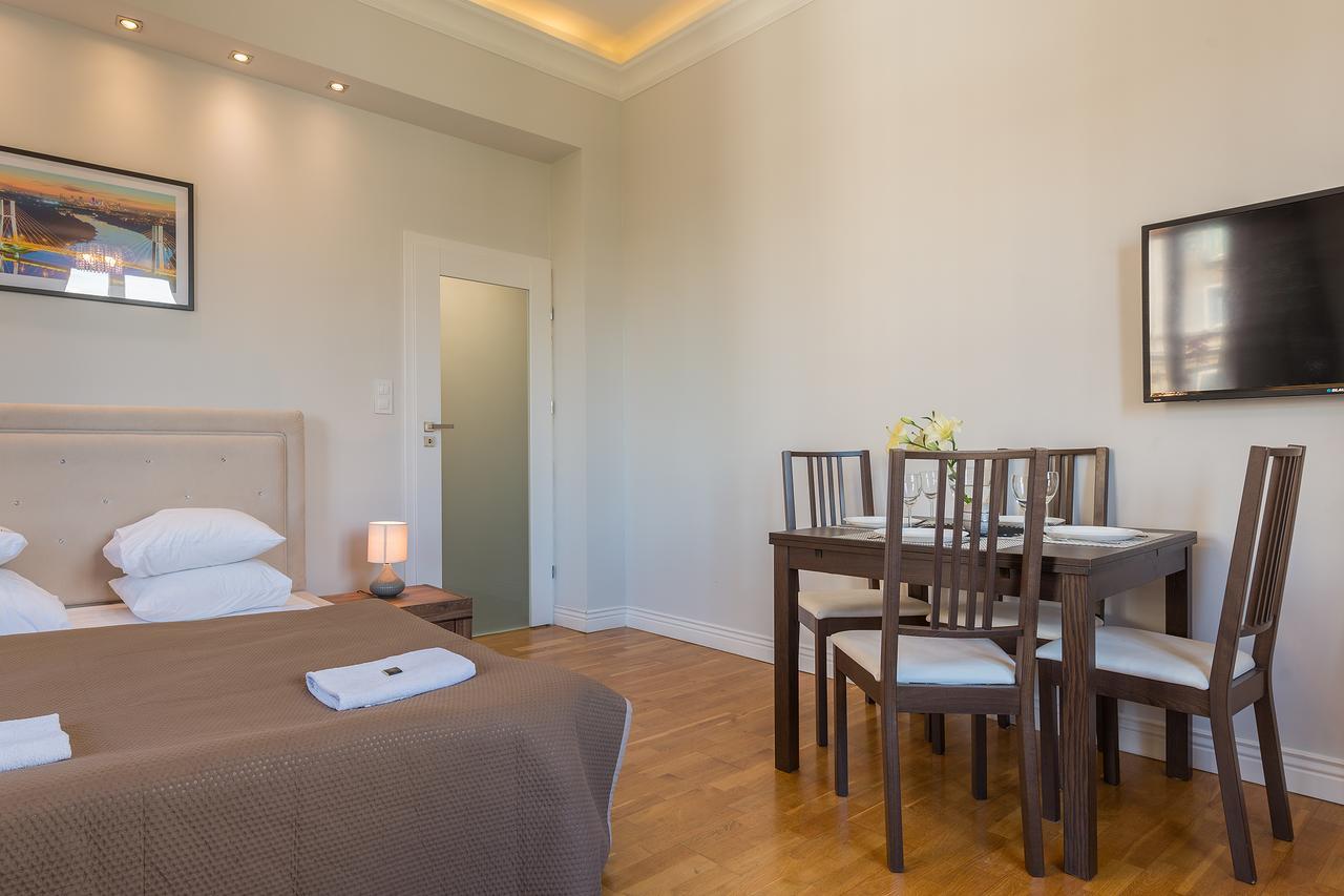 Andersa Apartments ワルシャワ エクステリア 写真